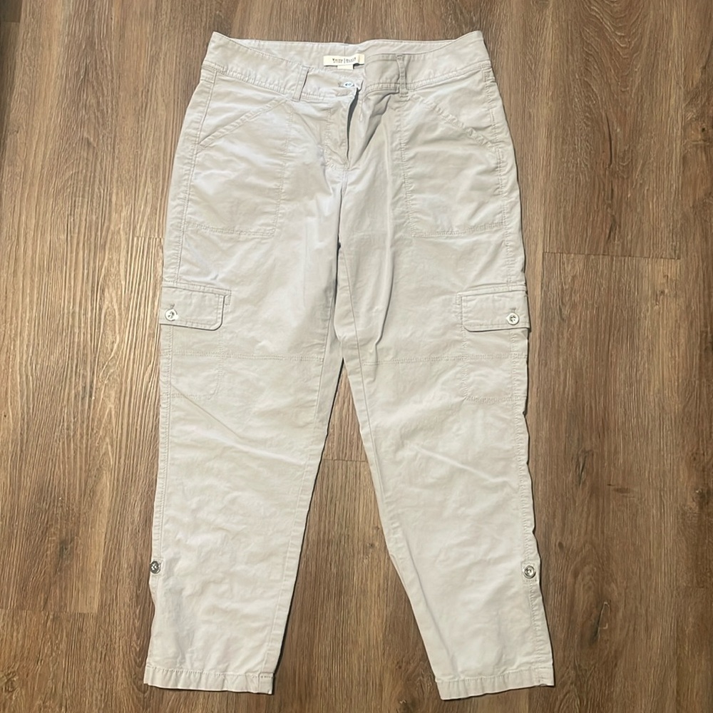 White House Black Market Capri Pants